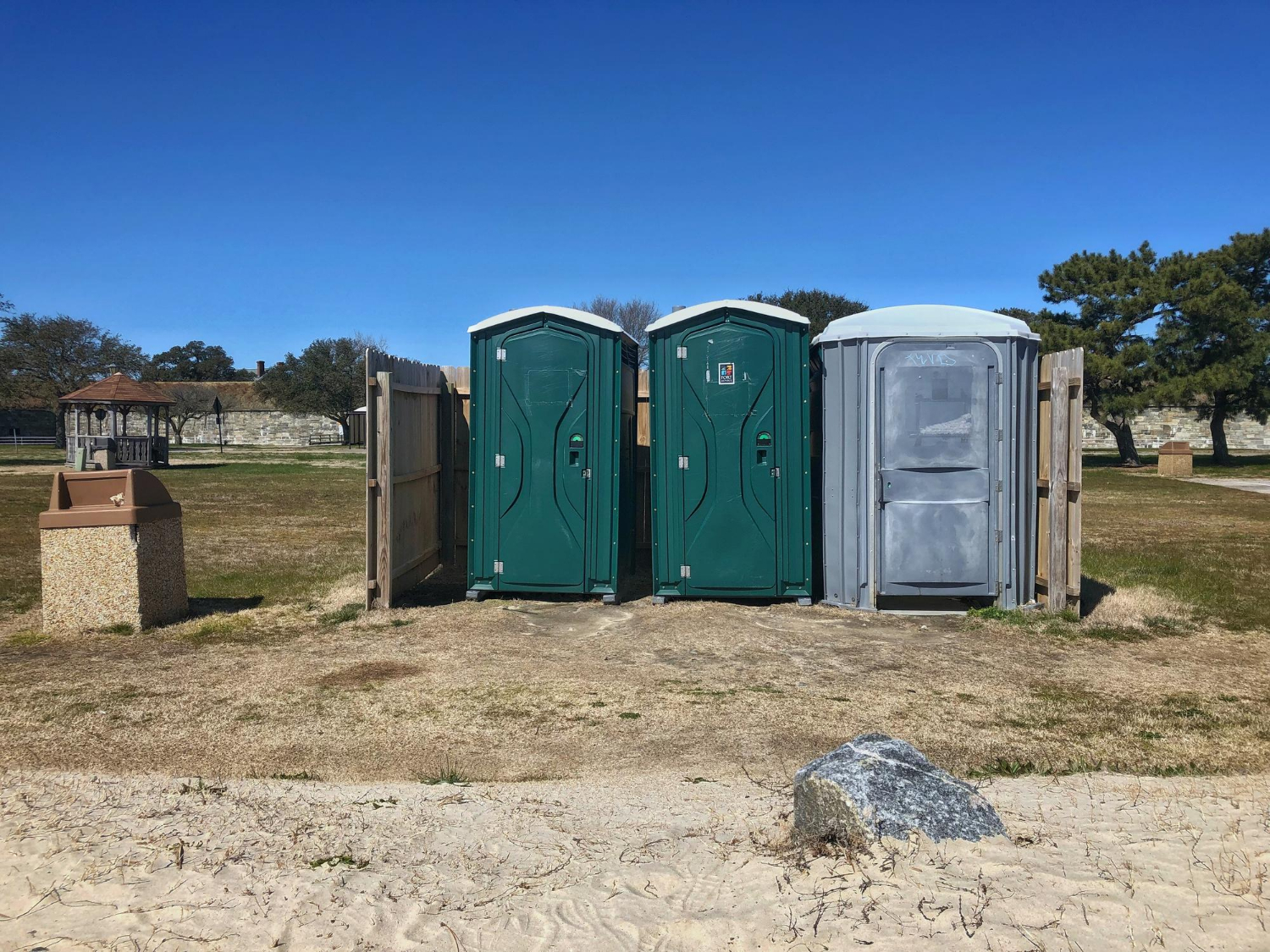 Read more about the article The Complete Guide to Portable Toilet Rental in West Vancouver